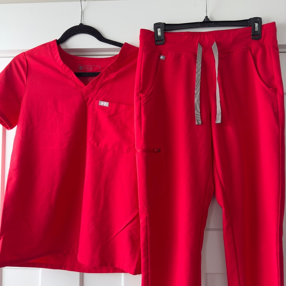 Catarina One-Pocket Scrub Top™ (XS) & Zamora Jogger Scrub Pants™ (S, Tall) SET